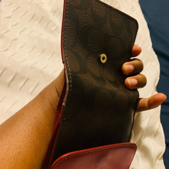 Red and brown coach trifold wallet - Picture 7 of 7